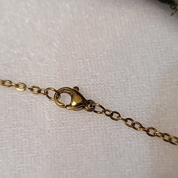 Elegant Stainless Steel Gold Chain Pearl Pendant Necklace - Picture 2 of 4